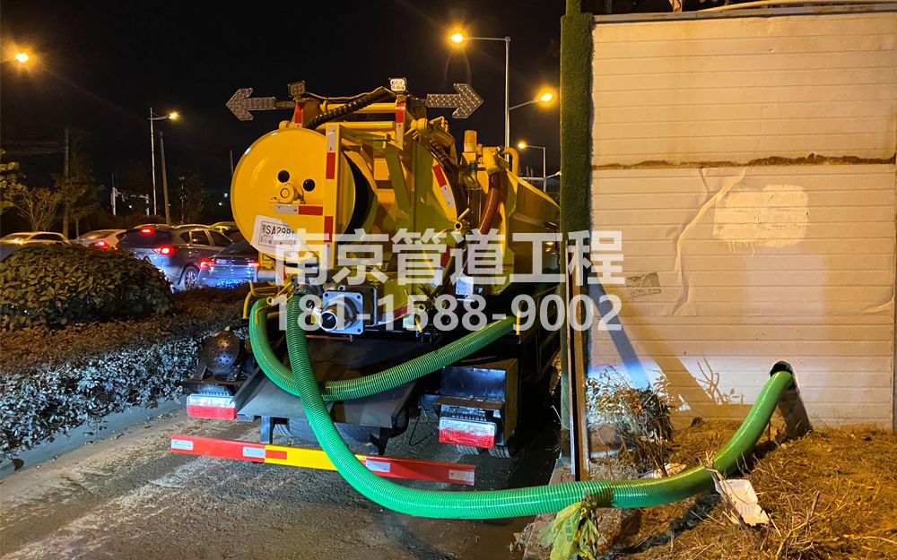 266泰山临时工地抽粪
